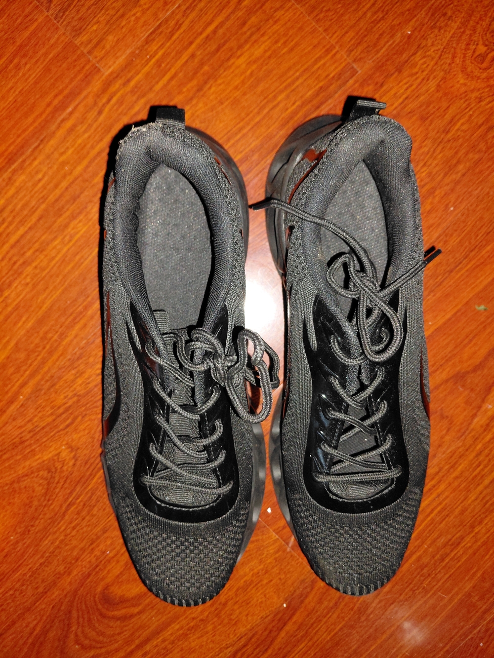 Women's Black Athletic Lace-Up Performance Sneakers
